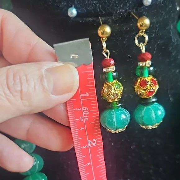 Green Beaded Necklace and Earrings Set by - Picture 5 of 9
